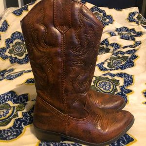 Stevies Brown cowboy boots